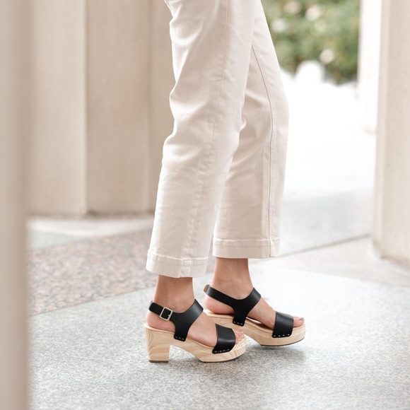 Nisolo All-Day Open Toe Clog in Black - Picture 8 of 12